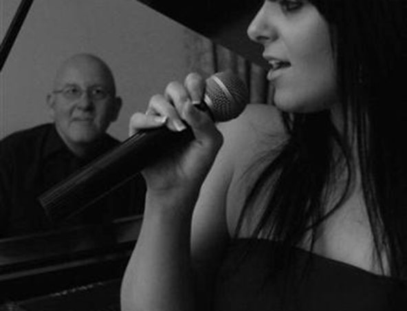 Avalon Music Duo Perth - Singers Entertainers - Cover Band